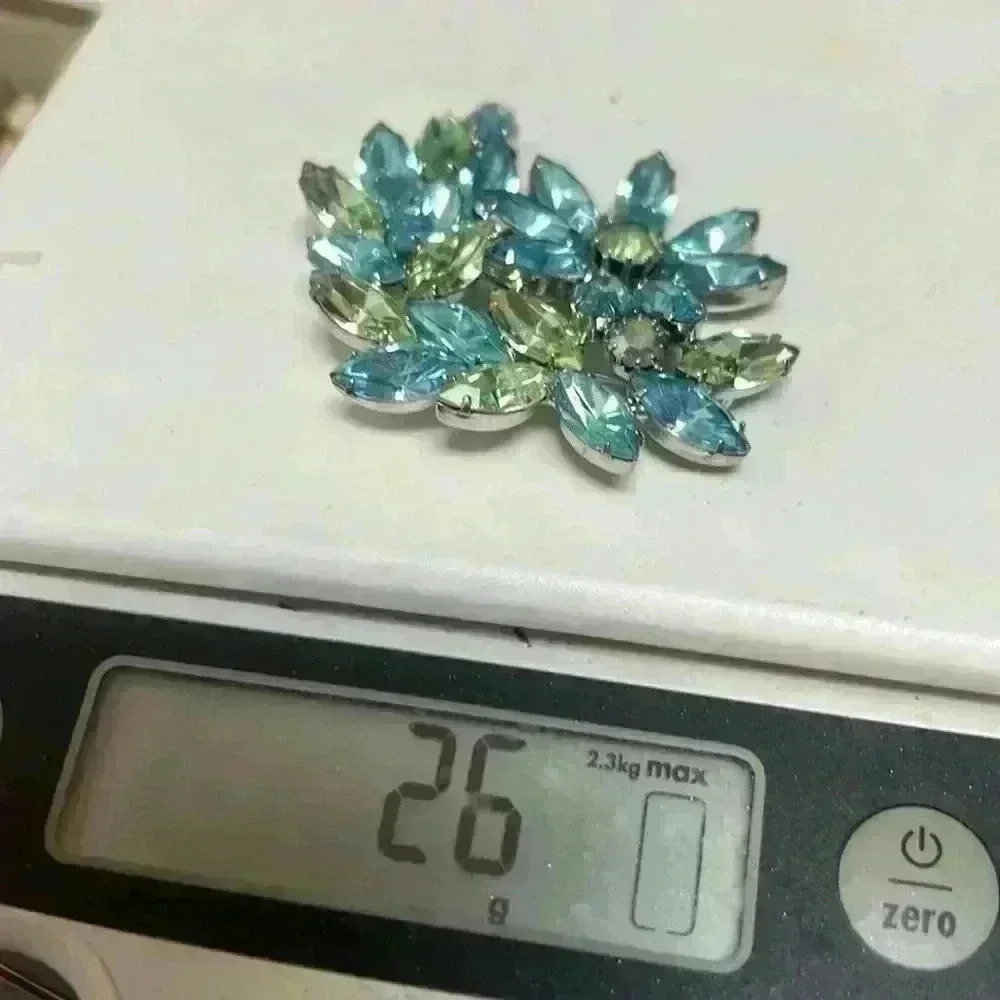 Vintage Aurora Borealis Green Blue Multi-Prong Rhinestone Domed Brooch 26 grams - Picture 6 of 6